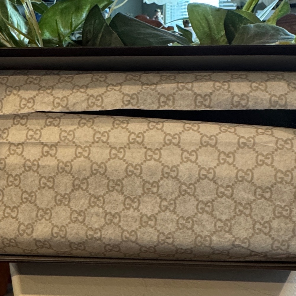 Authentic Gucci Black Embossed Wallet with box and Silver hardware!!! - Picture 8 of 14